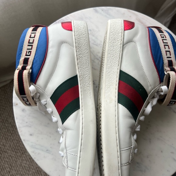 Gucci White Sneakers with Red and Green Accents - Picture 3 of 14